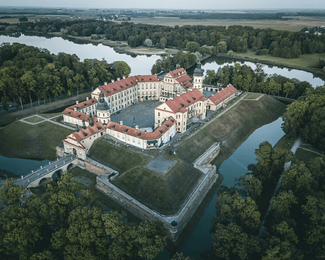 В замки Несвижа и Мира на автомобиле